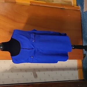 Silky, longer sleeveless blouse